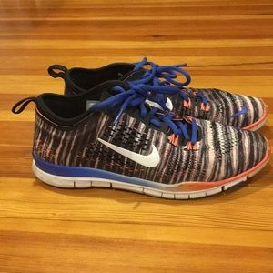 Women’s Nike Free// Size: 7